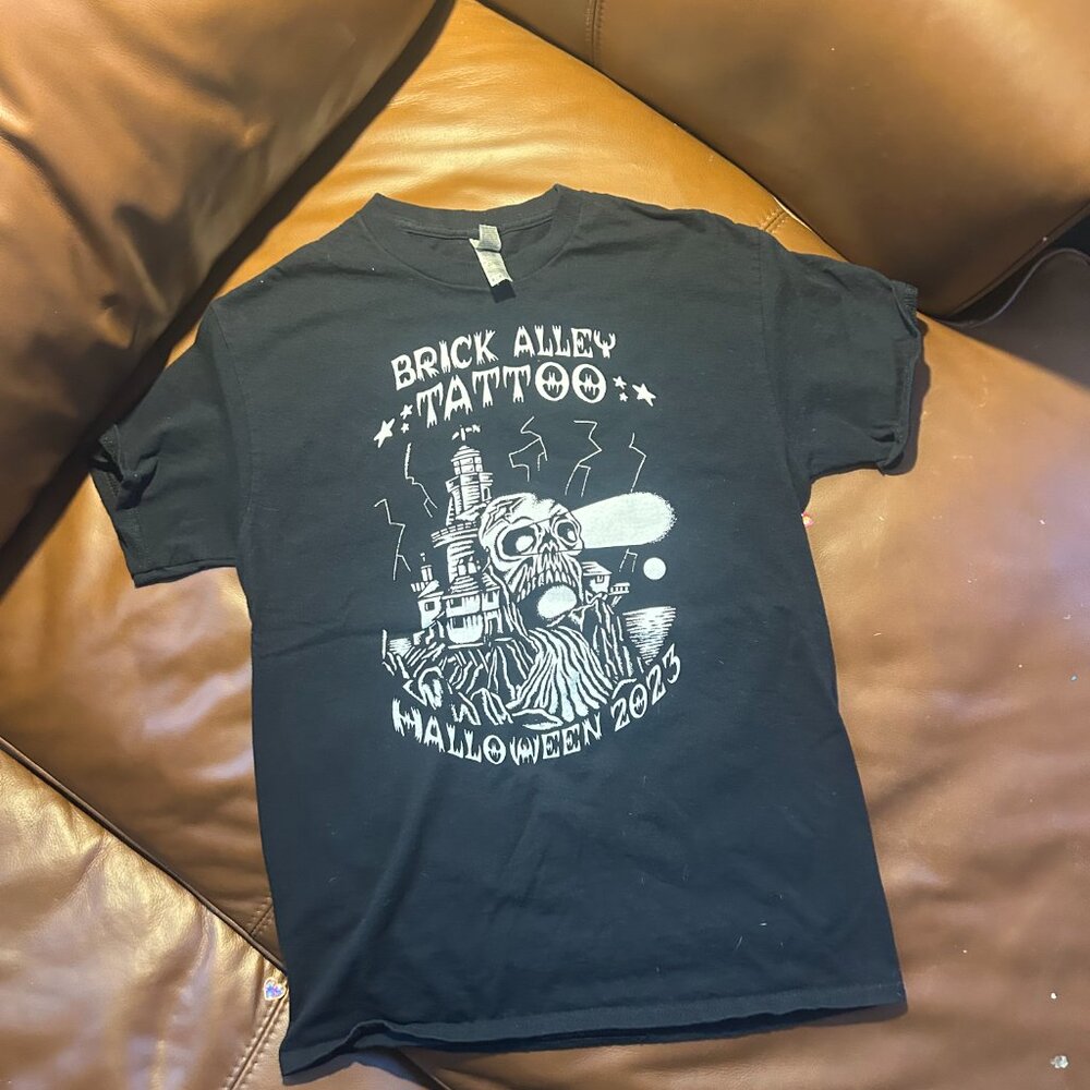 Brick Alley Tattoo Halloween 2023 Tee Black M